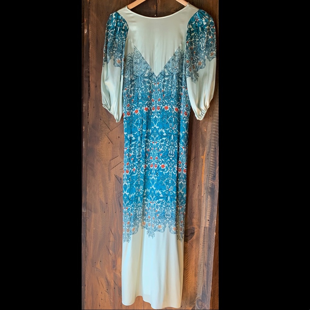 Silky couture dream of a dress ❤️